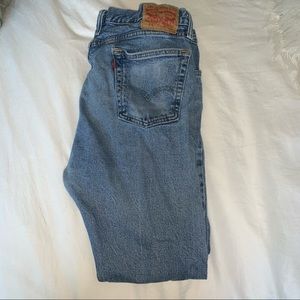 medium wash levi’s